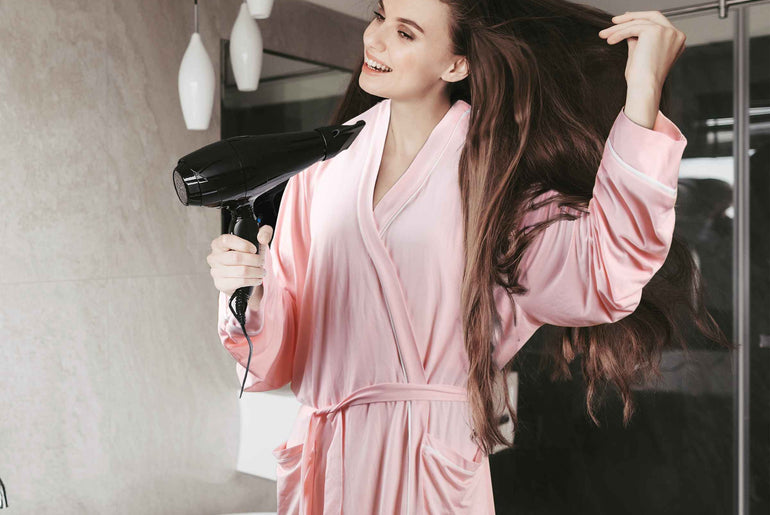 Tirrinia White Lightweight Women's Robes