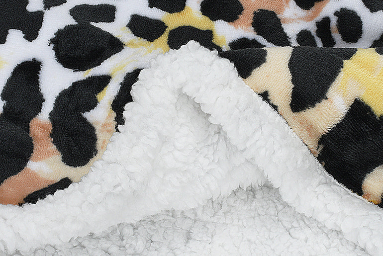 Animal Pattern Sherpa Throw Blanket product image 6