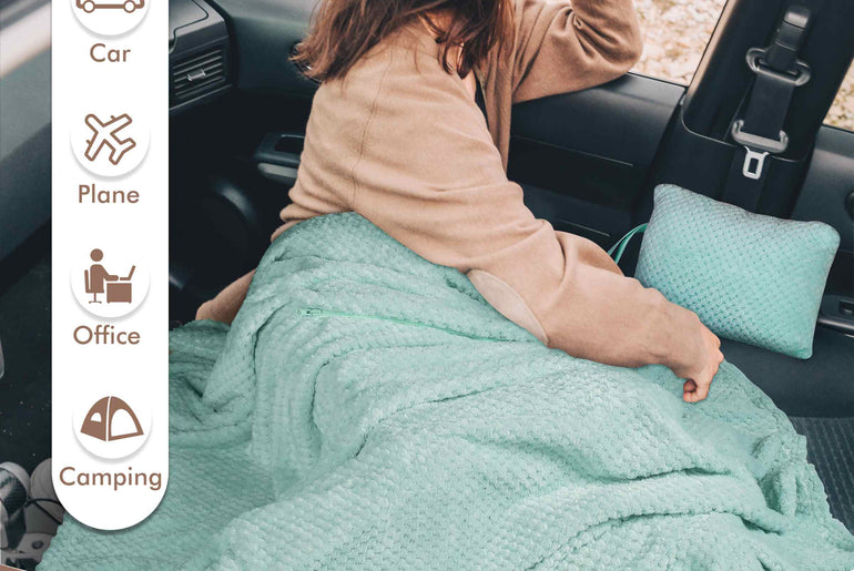 Tirrinia Honeycomb Fleece Travel Blanket with Foot Pockets