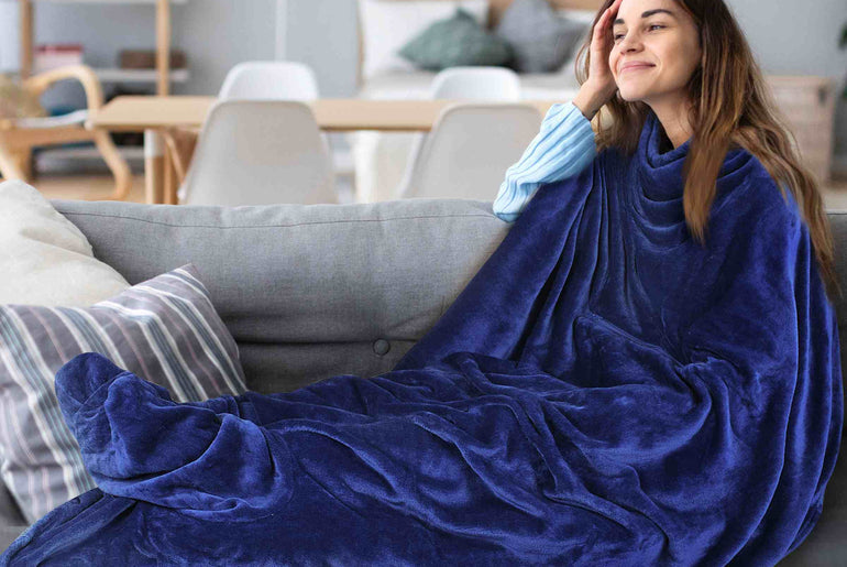 Fleece Travel Blanket with Foot Pockets