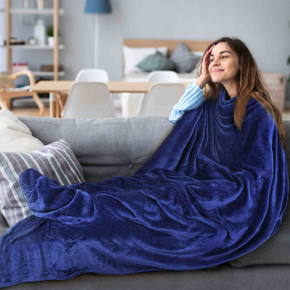 Fleece Travel Blanket with Foot Pockets