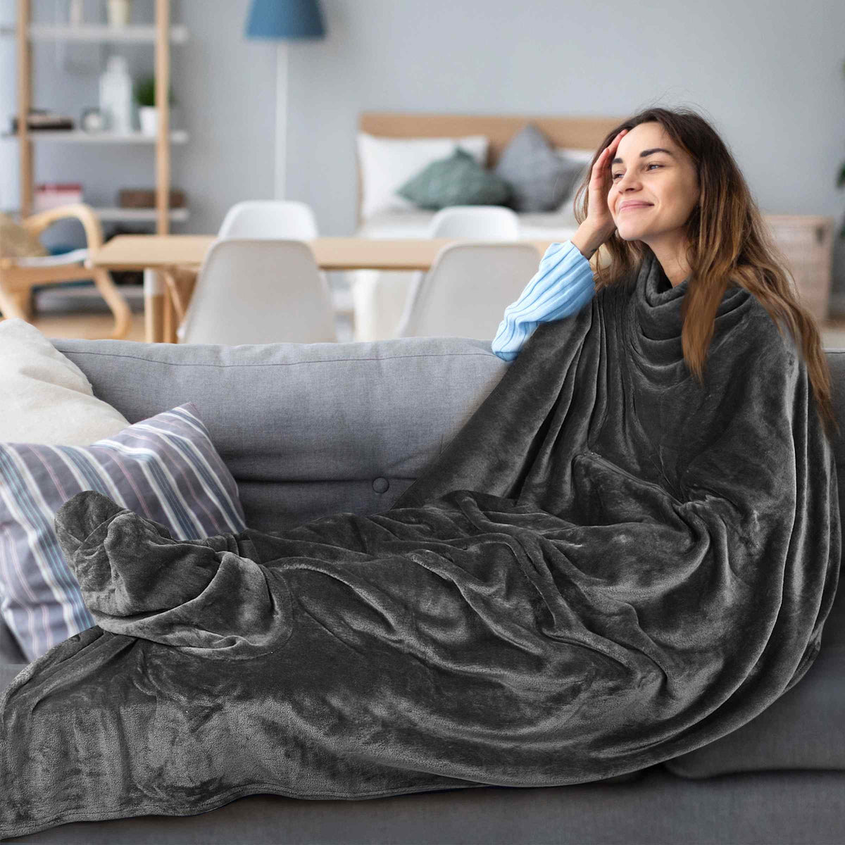 Fleece Travel Blanket with Foot Pockets