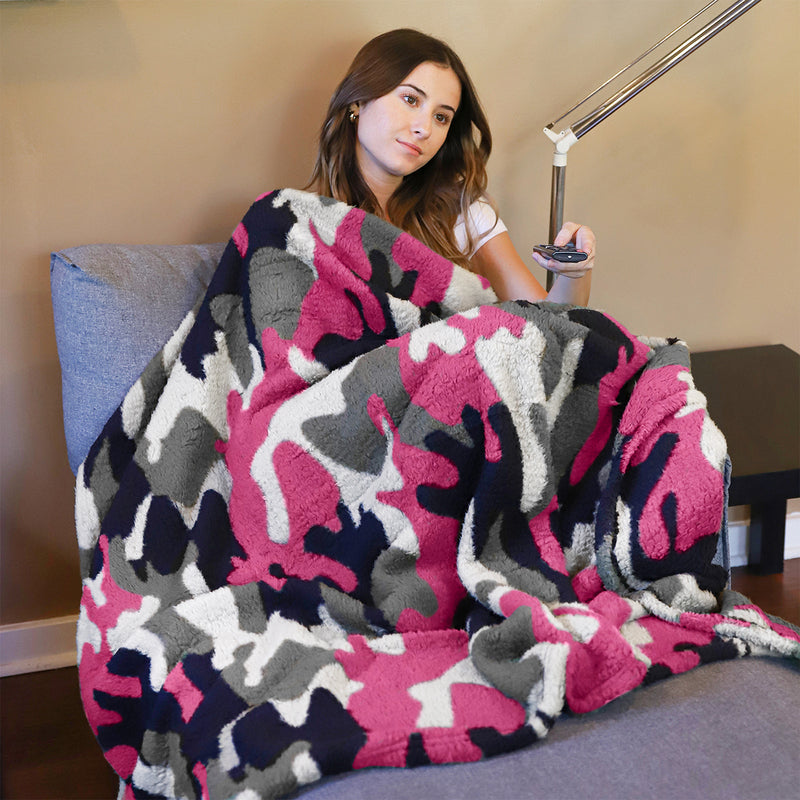 Camo Sherpa Summer Throw Blanket product image 7