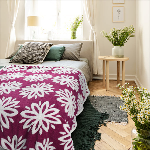 Houndstooth Sherpa Throw Blanket product image 6