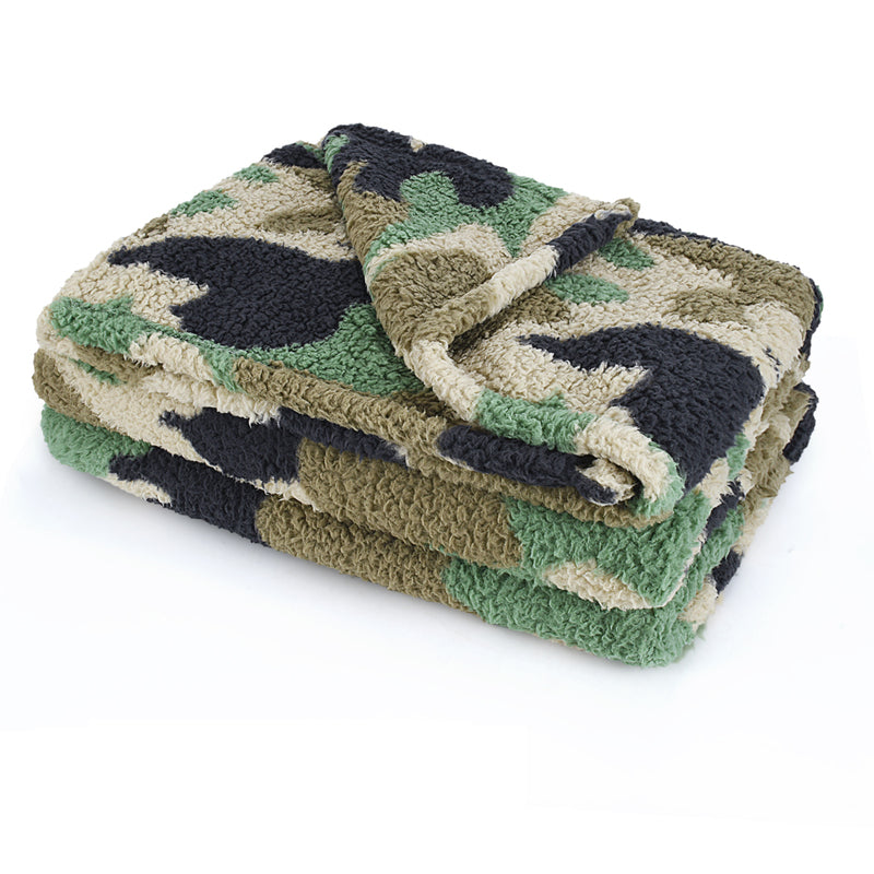 Camo Sherpa Summer Throw Blanket - Sports and Outdoors product photo