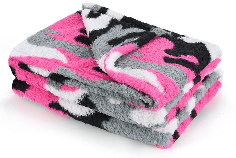 Camo Sherpa Summer Throw Blanket front view